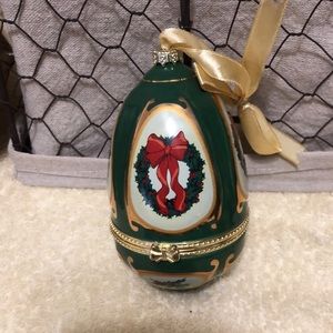 Mr Christmas Valerie Parr Hill Musical Ornament/Trinket Box Wreath 5x3.5”